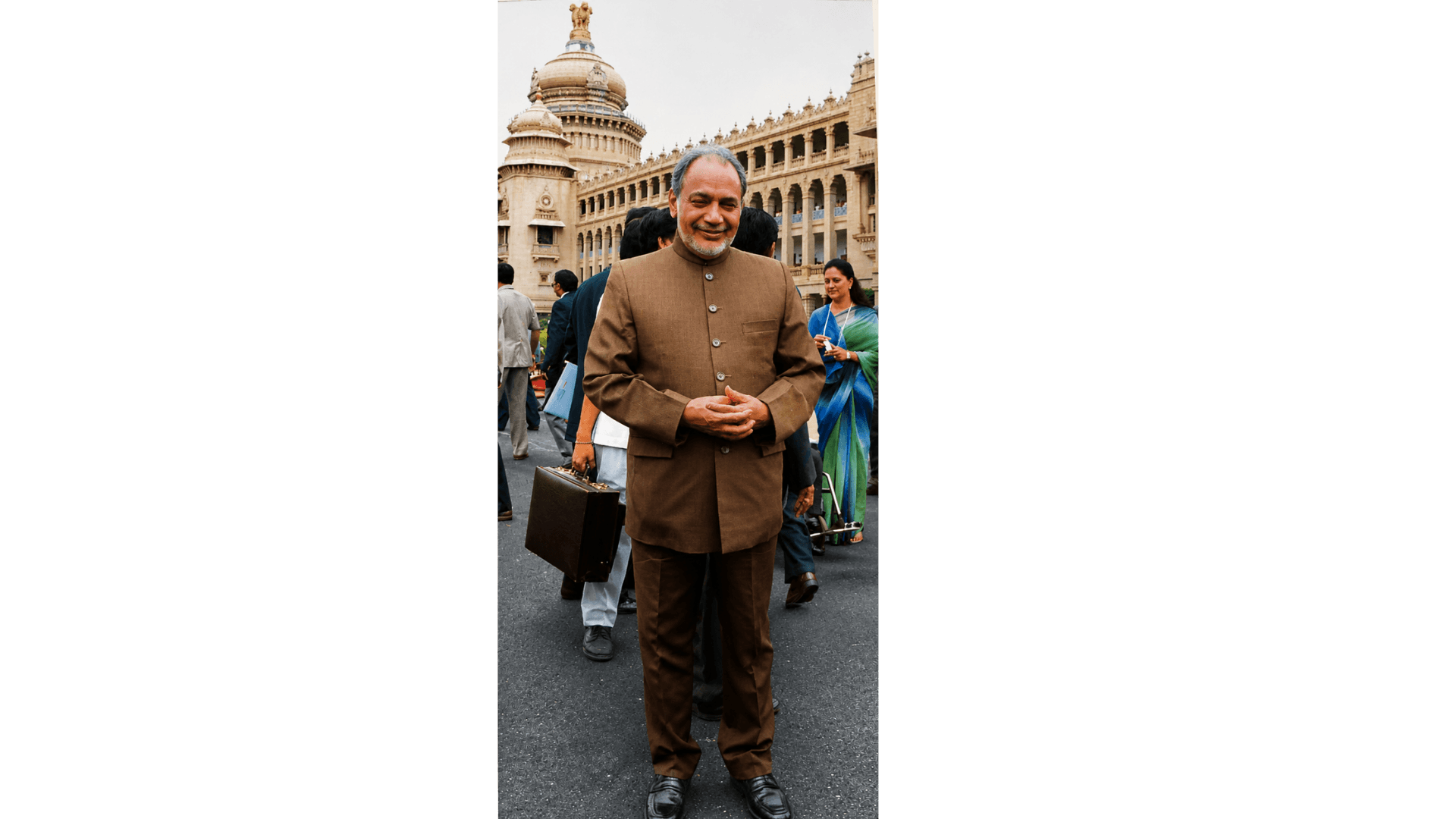 Archival photograph — Arriving at Vidhana Soudha